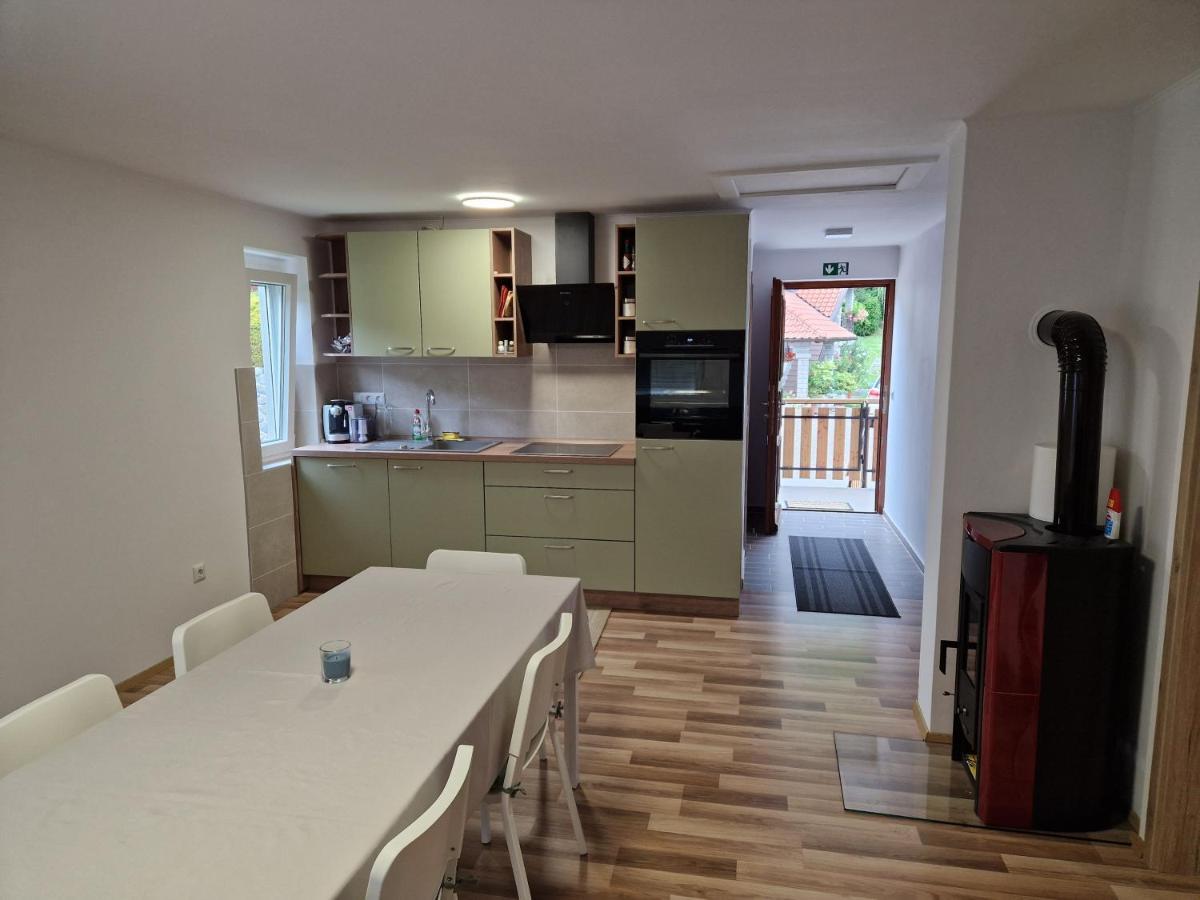 Apartma Tija Apartment โทลมิน ภายนอก รูปภาพ