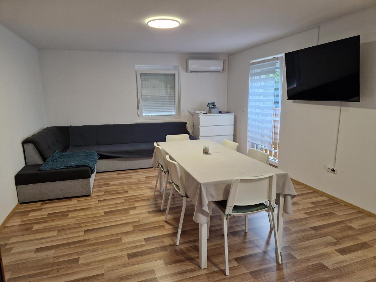 Apartma Tija Apartment โทลมิน ภายนอก รูปภาพ